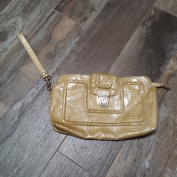 Handbags - Vintage Faux Snake Skin Wristlet